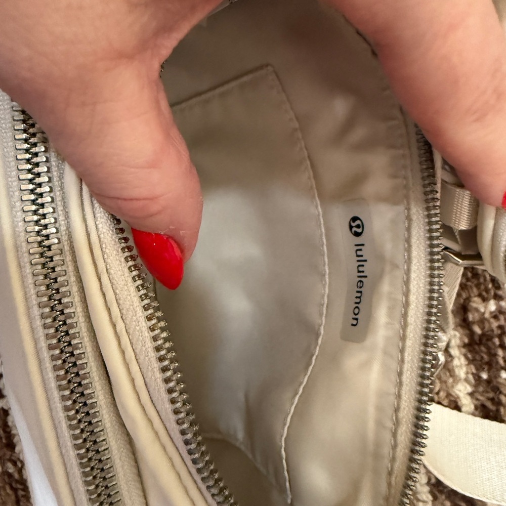 Lululemon crossbody purse - Picture 4 of 5